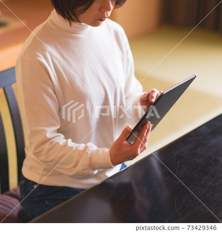 Japanese-style room, woman, Japanese, tablet, iPad Japanese-style room, woman, Japanese, tablet, iPad 73429346