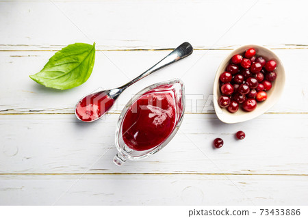 Homemade cranberry sauce 73433886