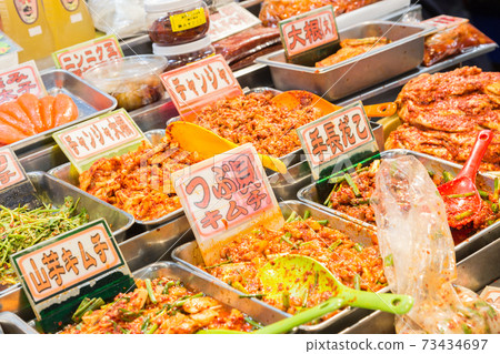 按重量出售泡菜 73434697