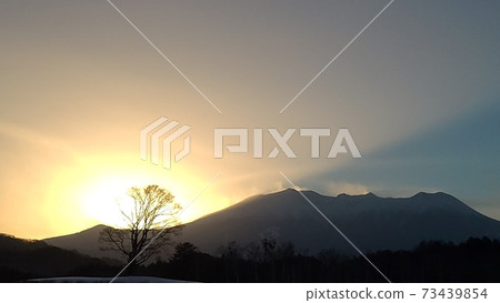 拍攝於日落和三嶽山(Mitake Mitake)/信州 拍攝於日落和三嶽山(Mitake Mitake)/信州 73439854
