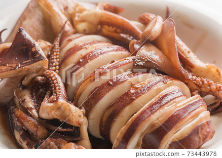 Delicious grilled squid Delicious grilled squid 73443978