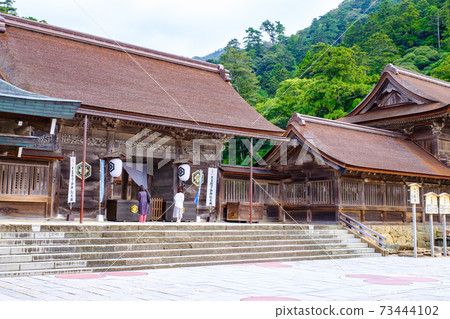 Izumo Taisha: In front of Yasushimon Izumo Taisha: In front of Yasushimon 73444102