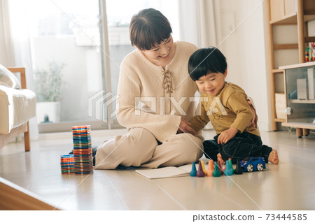 Image of boys and mothers, childcare, and childcare at home Image of boys and mothers, childcare, and childcare at home 73444585