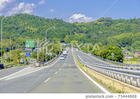 京都公交高速公路的行駛圖像 京都公交高速公路的行駛圖像 73444808