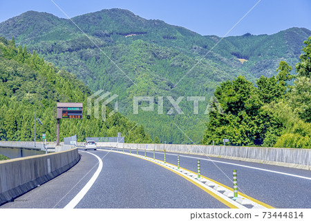 京都公交高速公路的行駛圖像 京都公交高速公路的行駛圖像 73444814