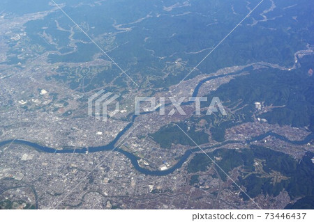 從天空中看到的木曾川和長良川以及盆地中的羽島市大垣市， 73446437
