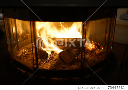 木火爐的火焰 73447381