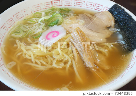 簡單的拉麵,中國傳統蕎麥麵 簡單的拉麵,中國傳統蕎麥麵 73448395