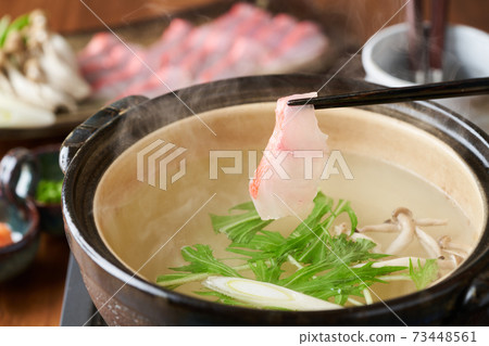 Shabu-shabu with golden eyes 73448561
