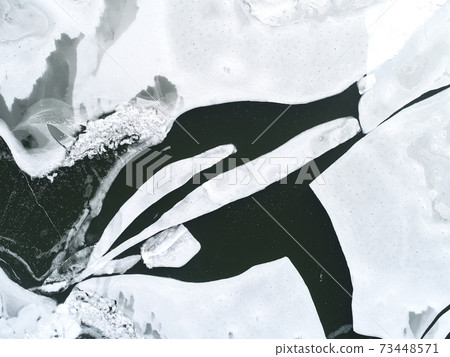 Nature's Drawing on Ice 73448571