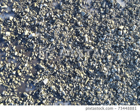 A picture drawn on the shore 73448881