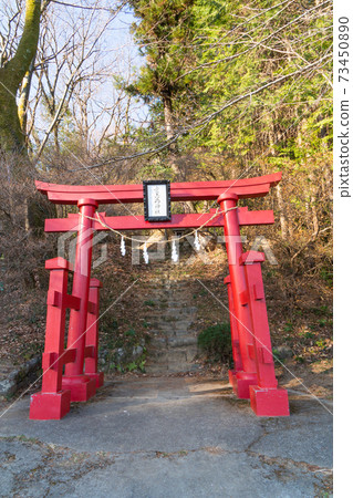 Torii at the trailhead of Ajirobentenyama (Akiruno City, Tokyo) Torii at the trailhead of Ajirobentenyama (Akiruno City, Tokyo) 73450890