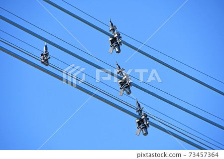 防鳥劑附著在電線上 73457364