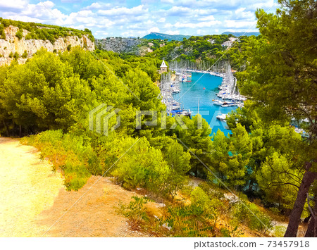 Calanque between Marseille and Cassis, Provence, France Calanque between Marseille and Cassis, Provence, France 73457918