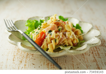 Macaroni salad 73459143
