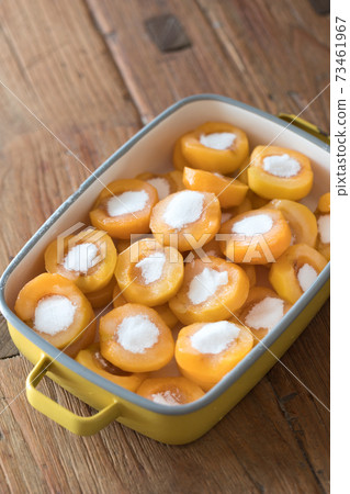Candied apricot Candied apricot 73461967