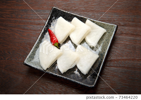 Senmaizuke of radish 73464220