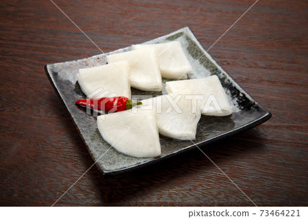 Senmaizuke of radish 73464221