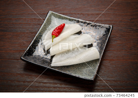 Senmaizuke of radish 73464245