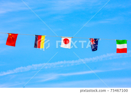 陽光明媚的運動會flag_1 73467100