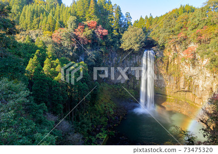 Gorogataki Falls and Rainbow in Autumn, Kamimashiki District, Kumamoto Prefecture Gorogataki Falls and Rainbow in Autumn, Kamimashiki District, Kumamoto Prefecture 73475320