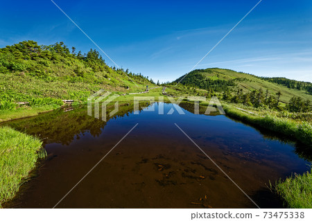 Summer Aizu Komagatake and Komagatake Pond 73475338