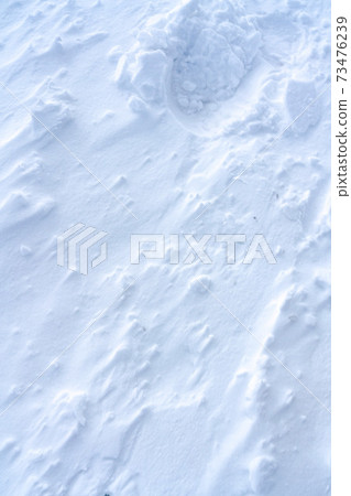 Snowy field Snowy field 73476239