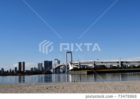 從Daiba公園看見的彩虹橋 從Daiba公園看見的彩虹橋 73478868