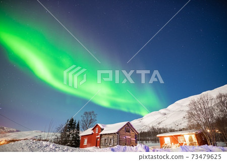 斯堪的納維亞房屋，房屋，紅色，漁鎮，海洋，峽灣，鮭魚，極光欣賞，遊覽 73479625