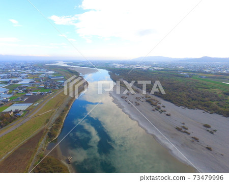 Clouds appearing on the surface of the water ~ Aerial photograph with drone (Yoshinogawa left bank / Ayabe Kami-machi Tokushima prefecture) Clouds appearing on the surface of the water ~ Aerial photograph with drone (Yoshinogawa left bank / Ayabe Kami-machi Tokushima prefecture) 73479996