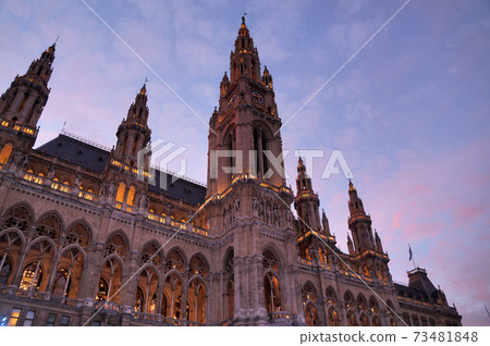 Sunset at Vienna City Hall 73481848