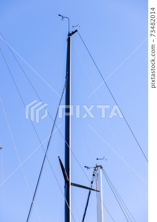 Large yacht mast and weather 73482014