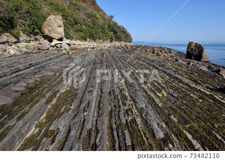 Iwajima, a human face rock that reflects the hearts of people 73482110