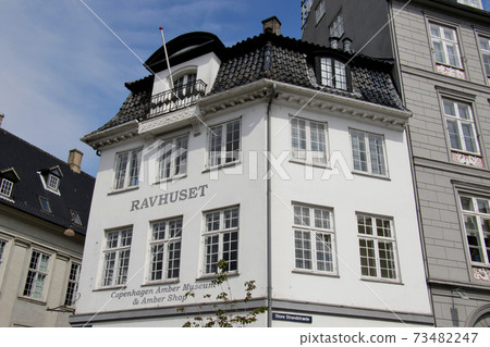 Amber house in the streets of Nyhavn, Copenhagen, the capital of Denmark Amber house in the streets of Nyhavn, Copenhagen, the capital of Denmark 73482247