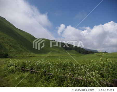 Scenery of the Soni plateau in summer with clouds Scenery of the Soni plateau in summer with clouds 73483064