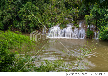 Sai Yok Yai waterfall on Khwae Noi River, famous nature travel destination in Kanchanaburi, Thailand 73484934
