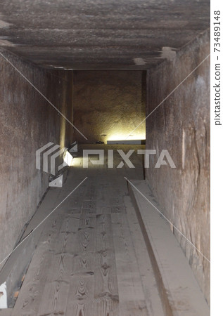 Red pyramid 73489148