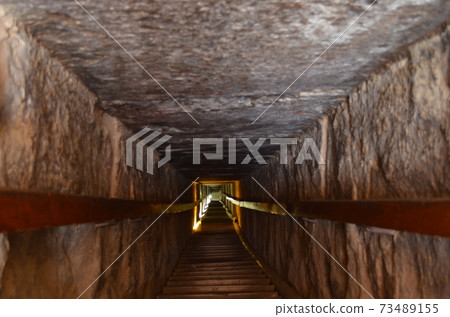 Red pyramid 73489155