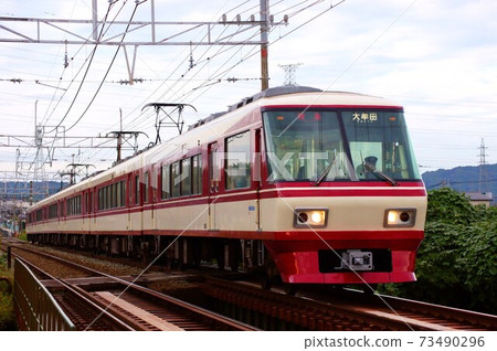 西鐵8000型西鐵天神大牟田線：東天城西鐵人水 73490296