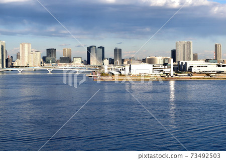 豐洲市場和豐洲大橋 豐洲市場和豐洲大橋 73492503