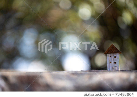 帶陽光的小房子 73493804