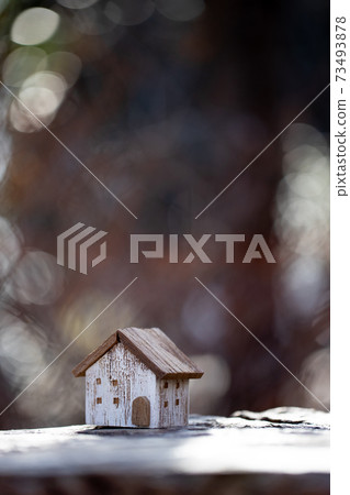 帶陽光的小房子 73493878