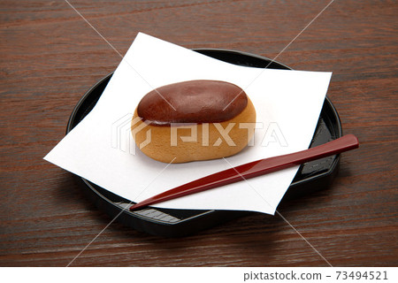 Japanese sweets kuri manju 73494521
