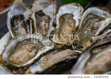 海鮮市場牡蠣 海鮮市場牡蠣 73495944
