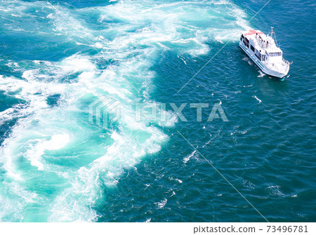 德島縣鳴門海峽漩渦和觀光船 德島縣鳴門海峽漩渦和觀光船 73496781