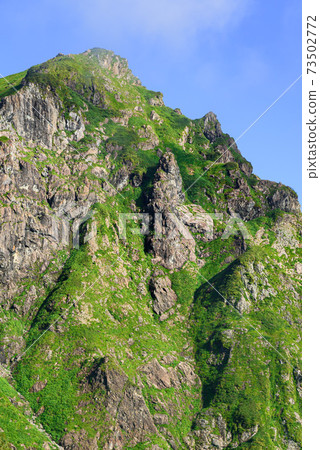 Summer blue sky and Tanigawadake Oki's ears 73502772