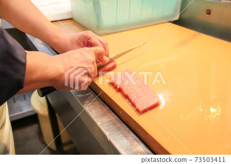 Tuna judges 73503411