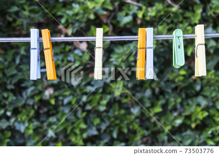 clothespins 73503776