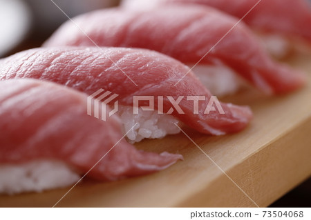 Sushi tuna tuna Sushi tuna tuna 73504068