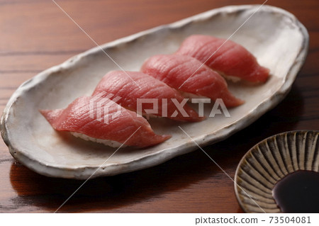 Sushi tuna tuna Sushi tuna tuna 73504081
